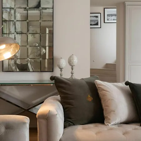 Plushy Villa With Artistic Interiors Pool In Vabriga Villa