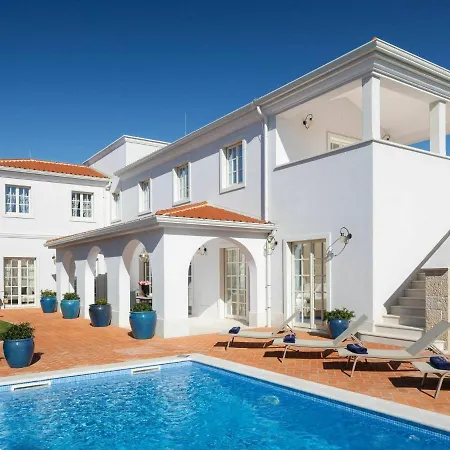 Plushy Villa With Artistic Interiors Pool In Vabriga *