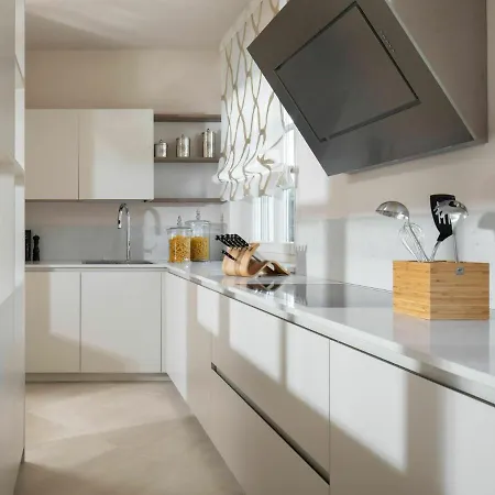 Plushy Villa With Artistic Interiors Pool In Vabriga *