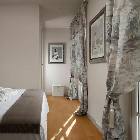 Plushy Villa With Artistic Interiors Pool In Vabriga *