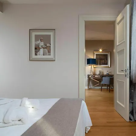 Plushy Villa With Artistic Interiors Pool In Vabriga
