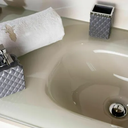 Plushy Villa With Artistic Interiors Pool In Vabriga Tar-Vabriga